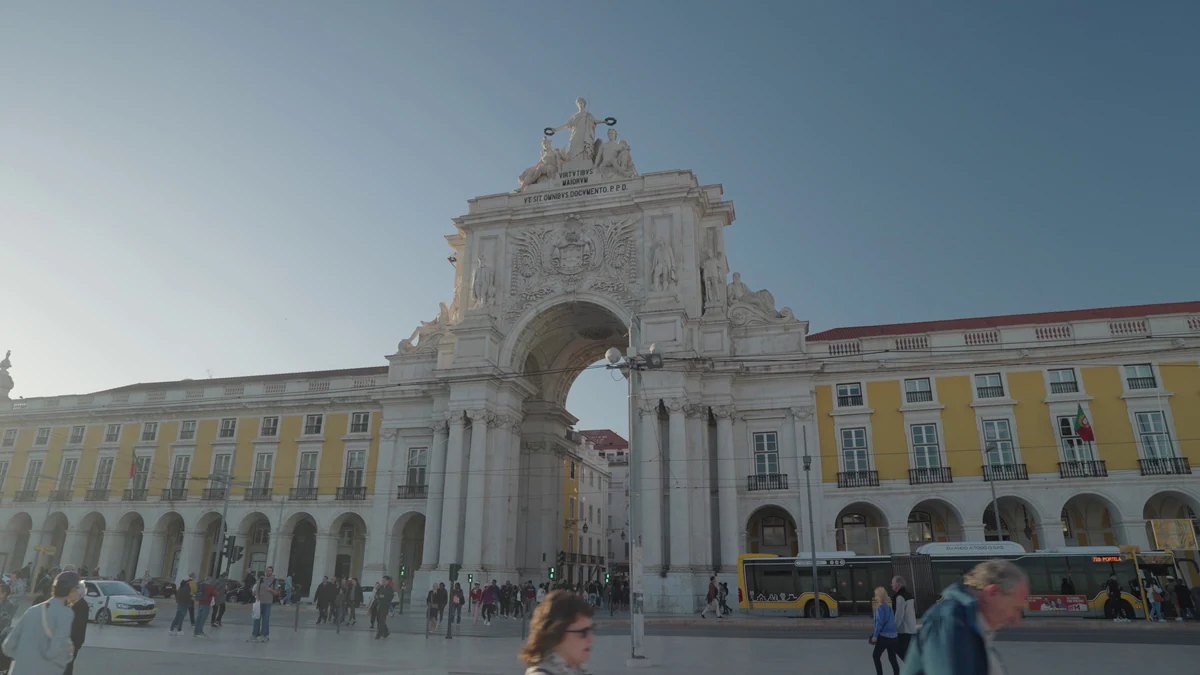 Arco da Rua Augusta visto da Praça do Comércio